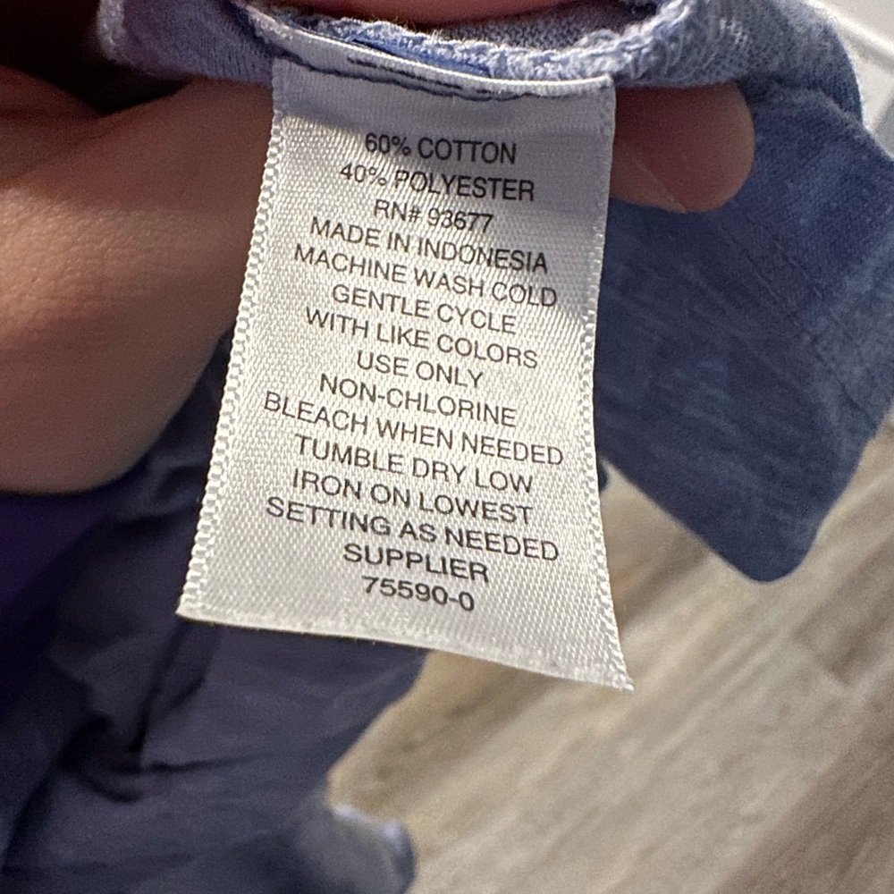 Lady’s Blouse - Picture 4 of 4